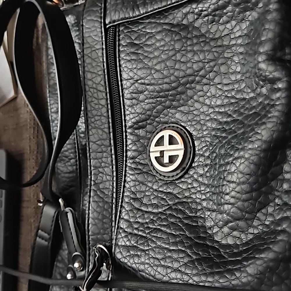 GIANI BERNINI Crossbody Purse.